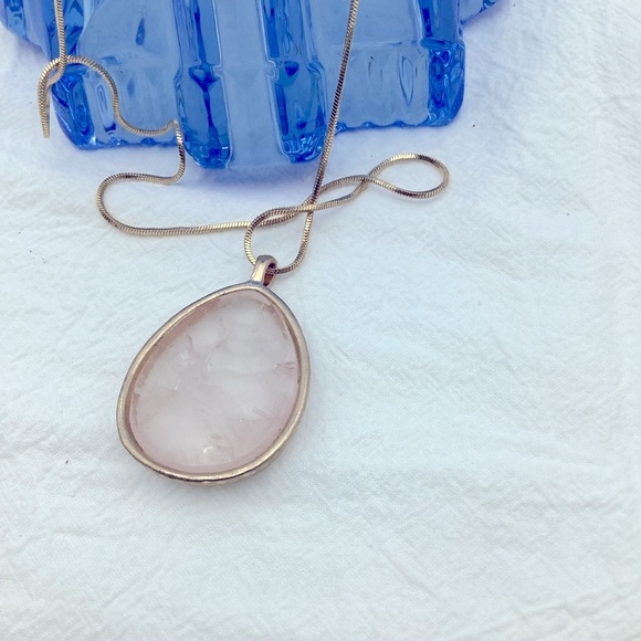 Pink Quartz Pendant Necklace - Picture 4 of 4